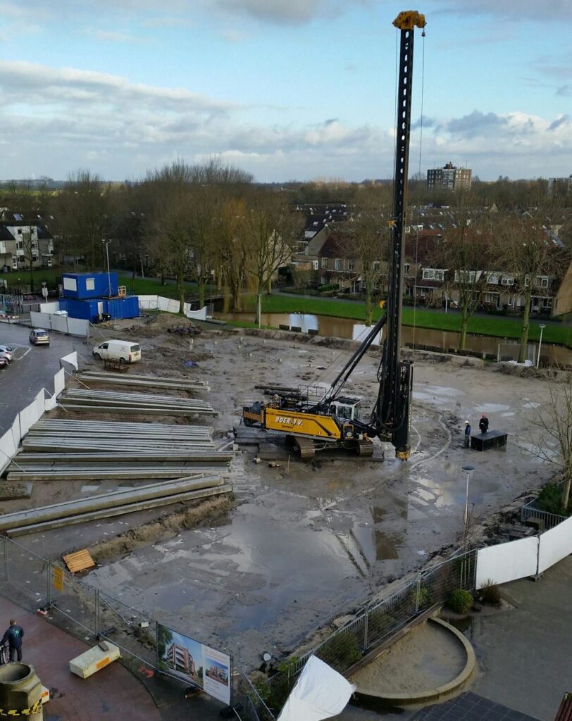 Eerste paal De Driehoek te Waddinxveen geslagen