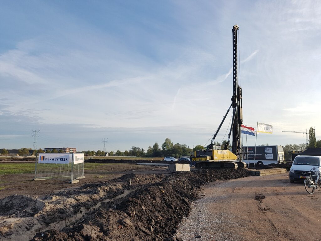 1e Paal Land van Matena Papendrecht is een feit!