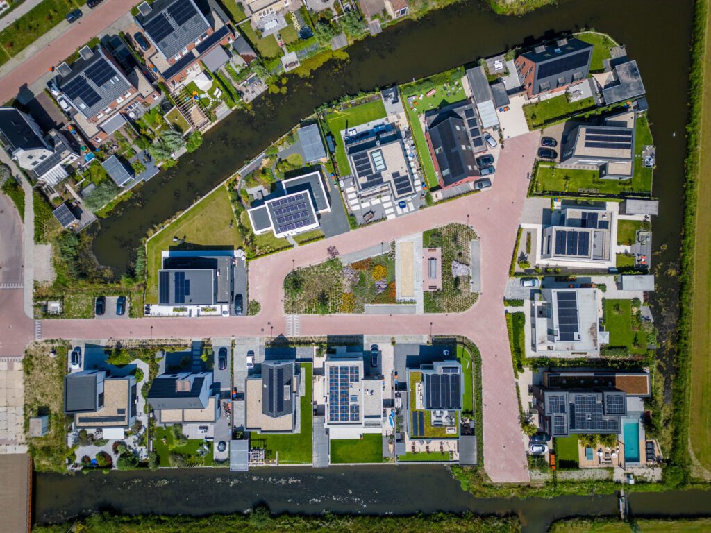 nieuwbouw kolonel gorinchem wit huis puntdak luchtfoto