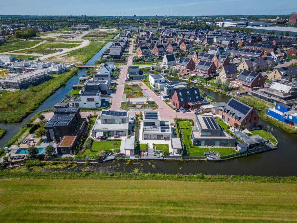 nieuwbouwhuis rode steen puntdak kolonel gorinchem luchtfoto